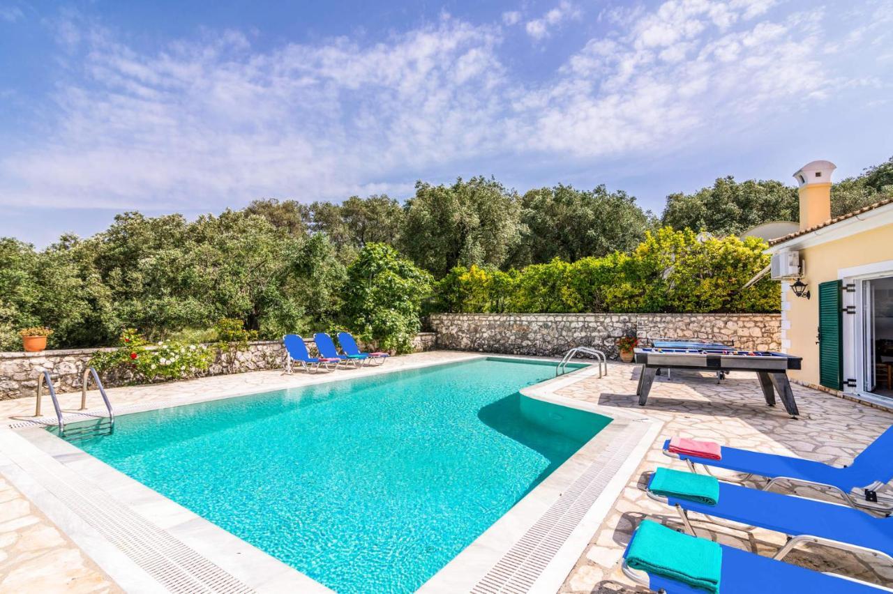 Villa Vingla By Villa Plus คัสซิโอปี ภายนอก รูปภาพ